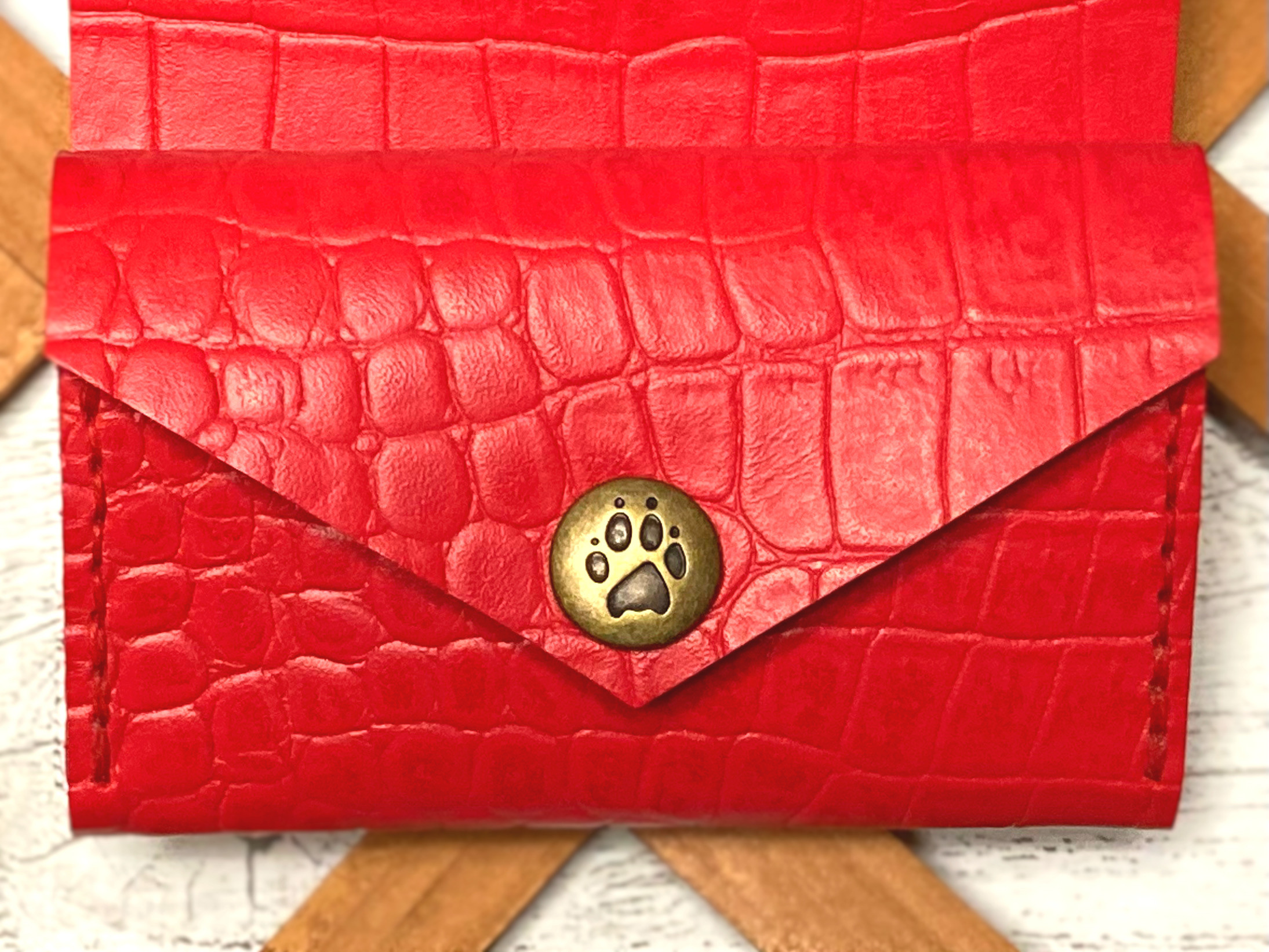 ❤【高級感×可愛い♪】大人オシャレな総本革手紙型コンパクトミニ財布♪大人な赤 クロコダイル柄 買い物が楽しくなる♪