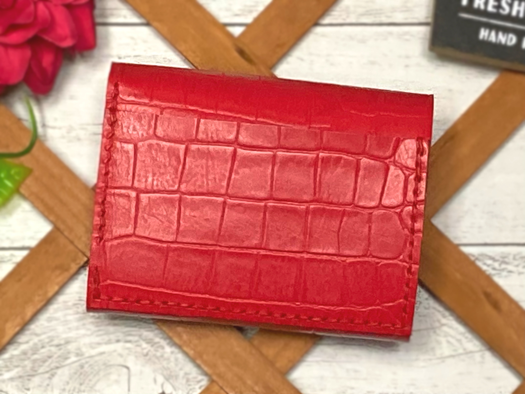 ❤【高級感×可愛い♪】大人オシャレな総本革手紙型コンパクトミニ財布♪大人な赤 クロコダイル柄 買い物が楽しくなる♪