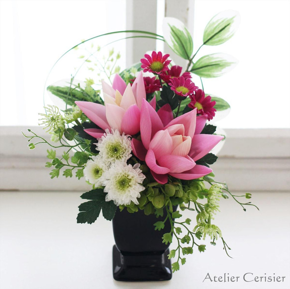 仏花プリザーブドフラワー花器付き対お供え菊蓮 蓮と小菊の仏花（ピンク）お供え花 プリザーブドフラワー 黒花器