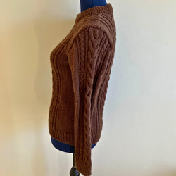 ラウンドネックのアラン模様セーター 5枚目の画像