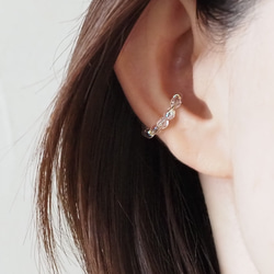 オーロラクリスタルガラスビーズのイヤーカフ（片耳用） イヤーカフ