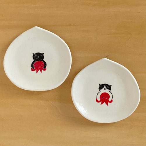 猫のうつわ 縁起物「みなかわねこ の猫にタコ」2個セット 薬味皿・豆皿