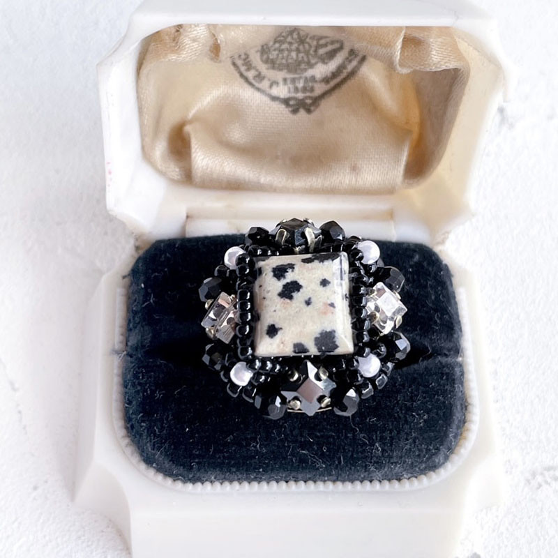 ダルメシアンジャスパー ビーズリング 大粒 ダルメシアン柄 天然石 リング フリーサイズ ギフト 贈り物