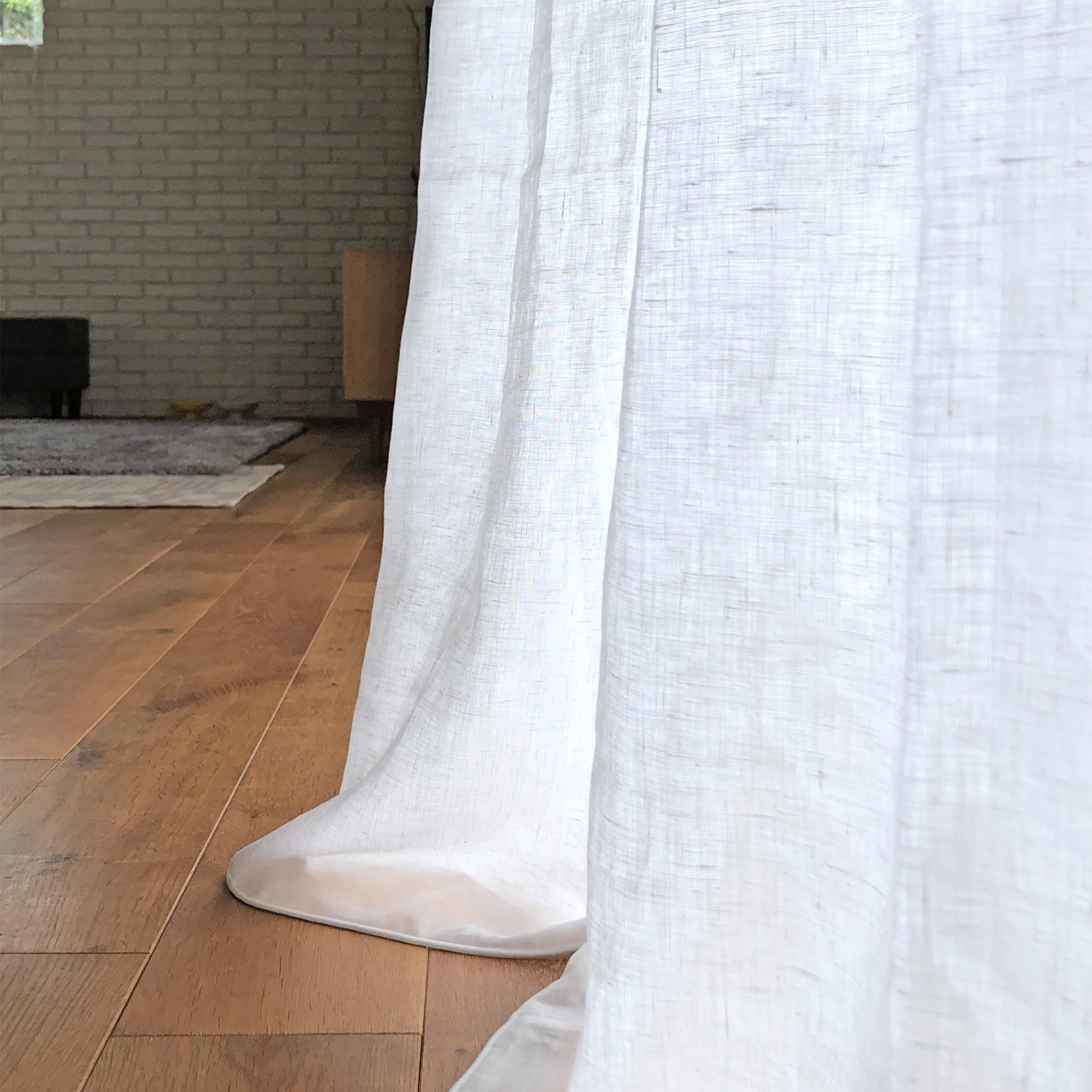 フラットひだ無し　薄くて透けにくいリネンのカーテン　01ホワイト　自然素材　ナチュラル　麻　リネン100％