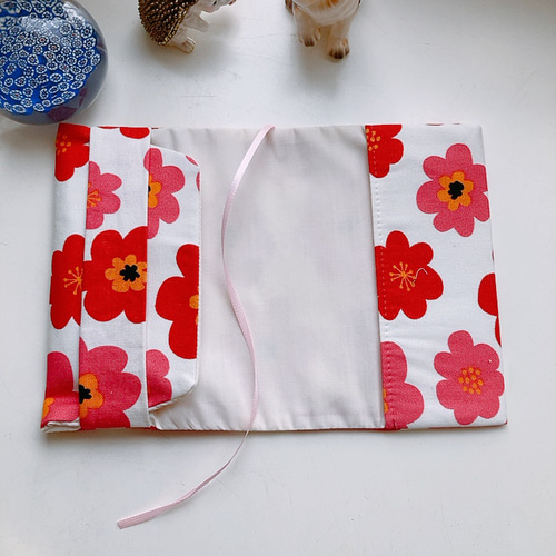 手作り☆手帳カバー(小)☆11×15cm☆北欧風お花とうさぎ☆レッド 文庫本用】北欧風 花柄 赤のブックカバー ブックカバー maturika1 通販