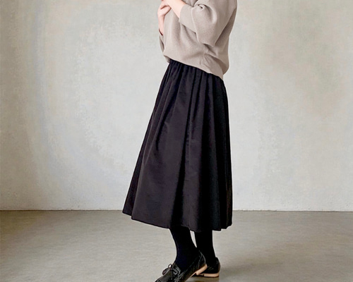 綺麗な発色♪柔らか上質コーデュロイのギャザースカート ブラック