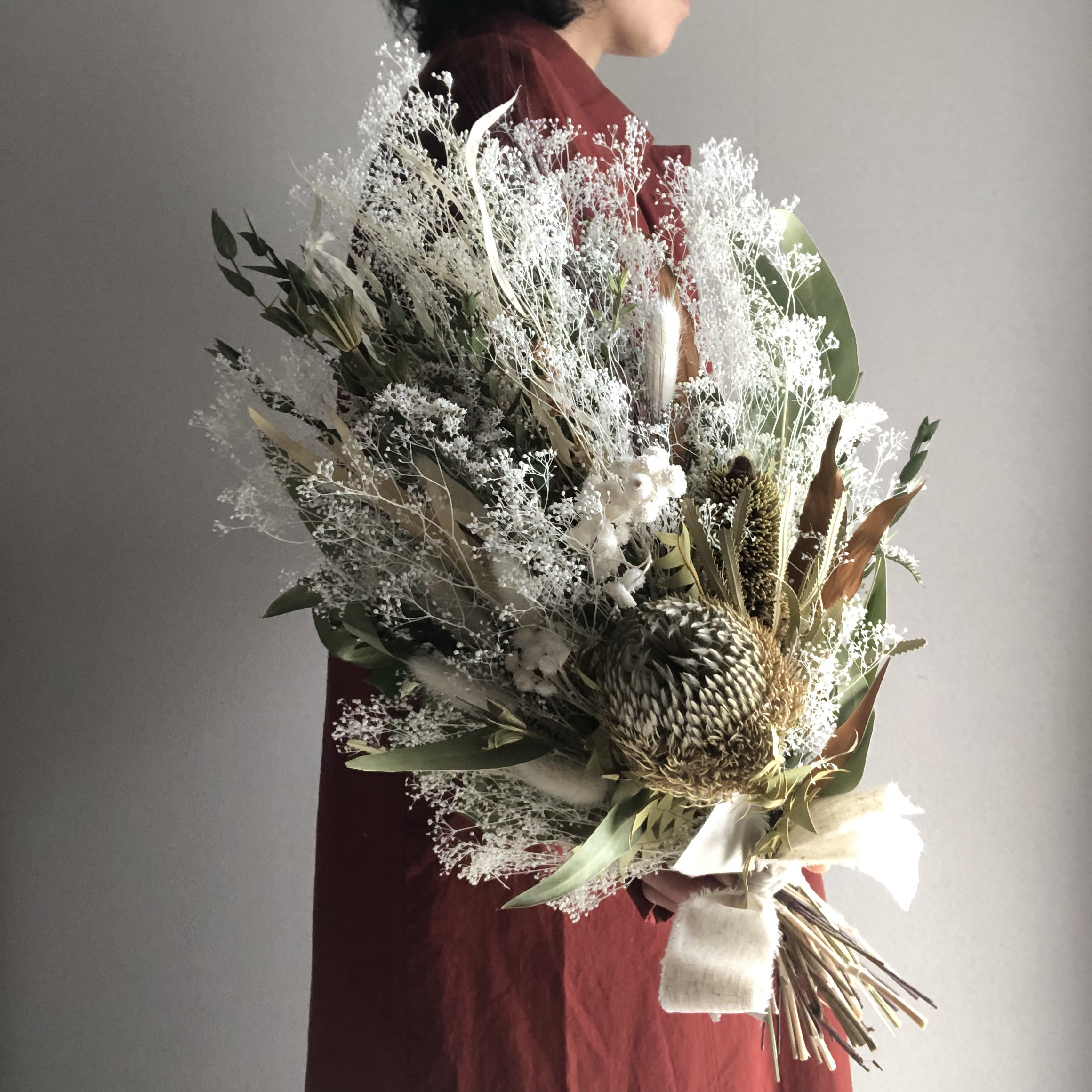 バンクシアとかすみ草のジャンクスワッグ