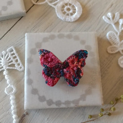 蝶々のブローチ ミナペルホネン生地はぎれ skyful *木台*北欧風