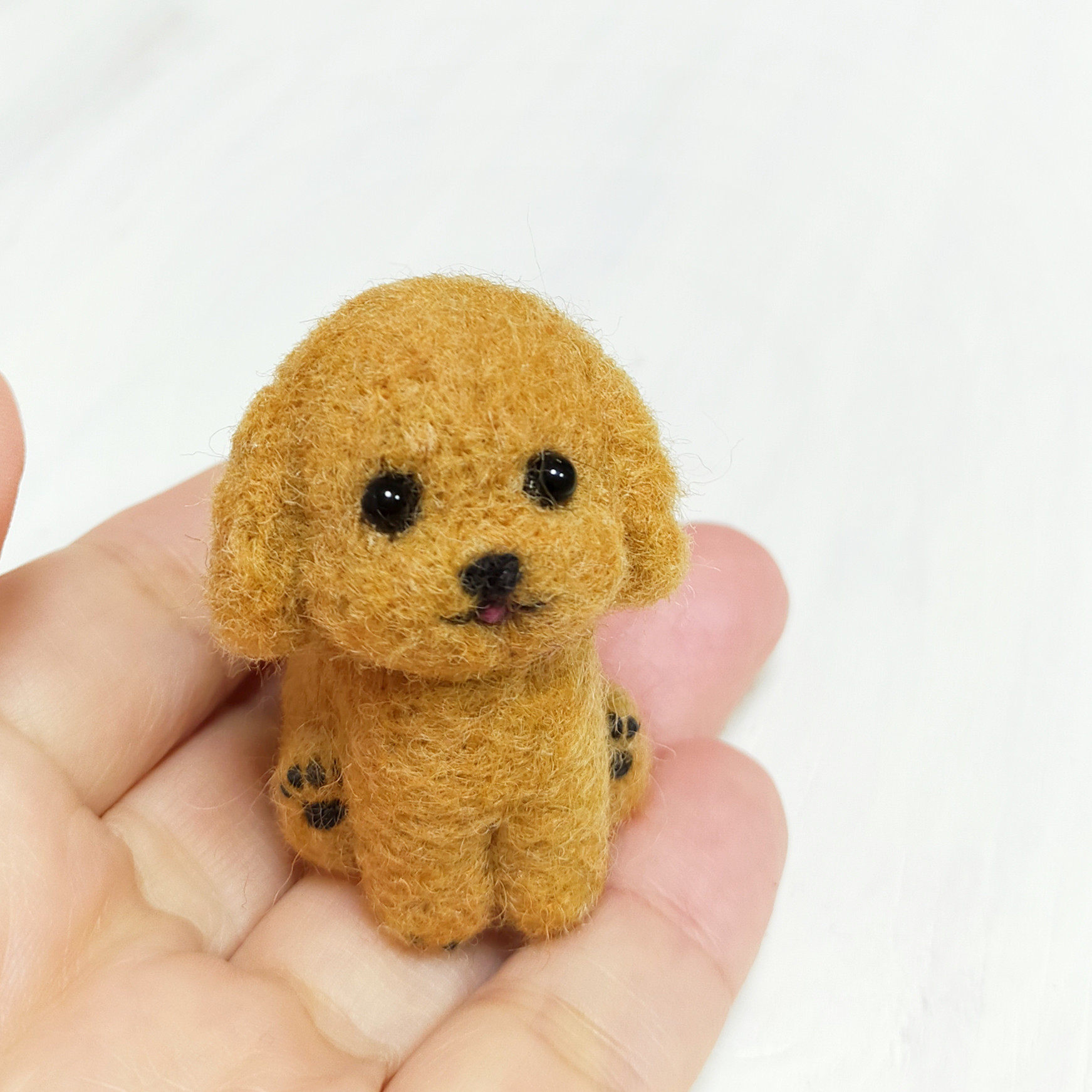 □羊毛フェルトの小さなわんこ(プードル・アプリコット) 羊毛