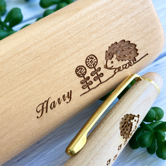 ★ハリネズミのハリー　木製ボールペン&ペンケース（メープル）名入れ可 ラッピング無料 2枚目の画像