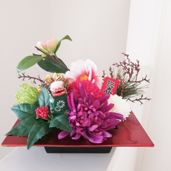 半額Saleお正月アレンジスクエア　卓上飾り珊瑚、椿、南天、菊　　獅子舞　扇　迎春ピック 1枚目の画像