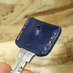 ルガトネイビーのキーカバー　ベージュステッチ 7枚目の画像