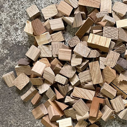 端材 木片(さんかく) 100g ｜全２種類 ウッドチップ 木くず 木屑 アソート 木材 部材 無垢 小道具 5枚目の画像