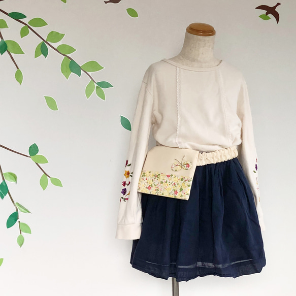 【ウエストゴム】ちょうちょと花柄のベルト付き移動ポケット（ベージュ）女の子 12枚目の画像