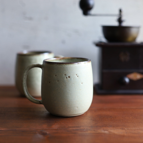 マグカップ 丸底 (L) 淡い緑系 陶器 マグカップ an 通販 8289941