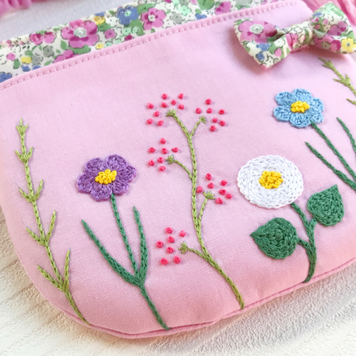 受注制作】お花の刺繍 ふたなし移動ポケット（ベージュ）女の子 その他