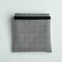 【ファスナー付き】大人かわいい　移動ポケット（黒チェック・ふたなし）サニタリー 10枚目の画像