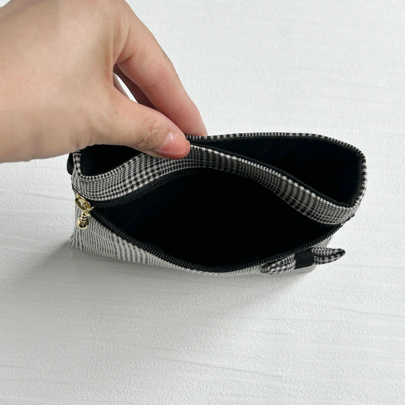 【ファスナー付き】大人かわいい　移動ポケット（黒チェック・ふたなし）サニタリー 4枚目の画像