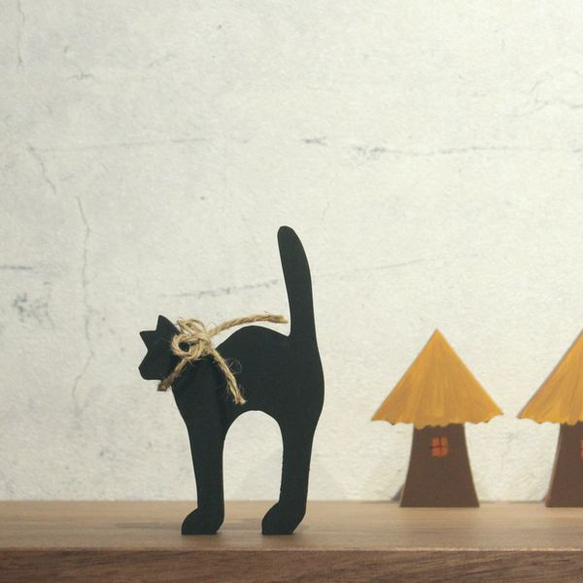 【送料無料】黒ネコ オブジェ ハロウィン 飾り 置物 黒猫 猫 ねこ キャット インテリア 木製 雑貨 カントリー 3枚目の画像