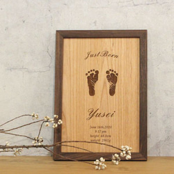 【オーダー専用】バースデーボード 出産 命名 ニューボーン お祝い 記念 ベビー 足形 手形 レーザー 刻印 木製 2枚目の画像