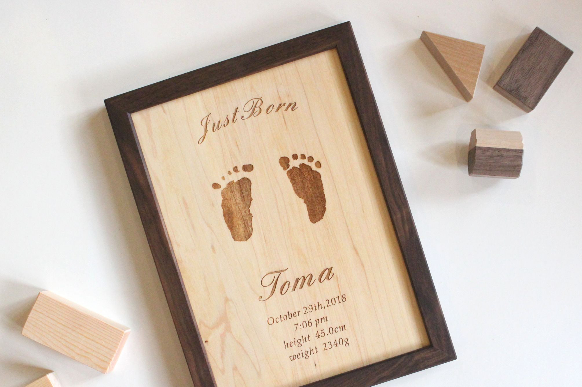 【オーダー専用】木製バースデーボード｜出産 命名書 ニューボーン お祝い 記念 ベビー 足形 手形 レーザー 刻印