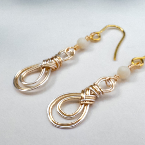 水引風 ワイヤーラッピング ピアス みょうが結び ホワイトコーラル