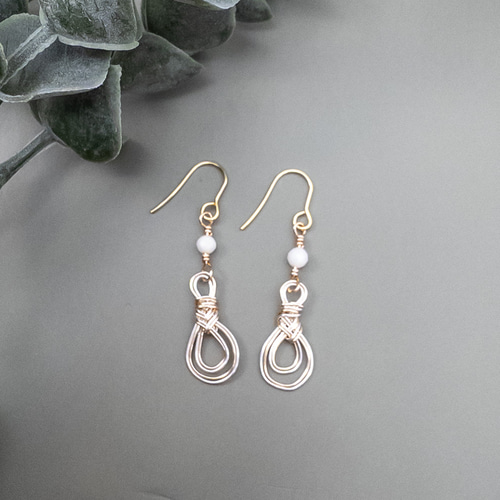 水引風 ワイヤーラッピング ピアス みょうが結び ホワイトコーラル