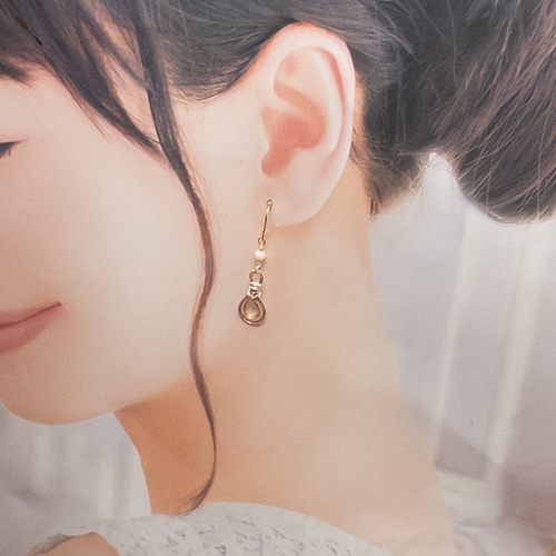 水引風 ワイヤーラッピング ピアス みょうが結び ホワイトコーラル