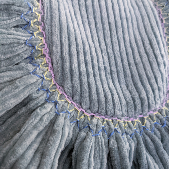 刺繍ラウンドフリルのショルダーバッグ -corduroy BLUE GLAY- 5枚目の画像