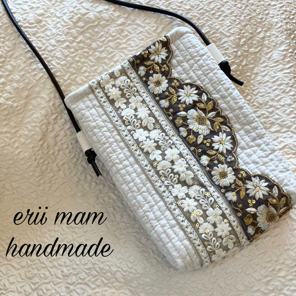 インド刺繍リボン　サコッシュ　ショルダーバッグ　ハンドメイド　ポシェット　黒 インド刺繍リボン♡サコッシュ♡ミニショルダーバッグ♡スマホ