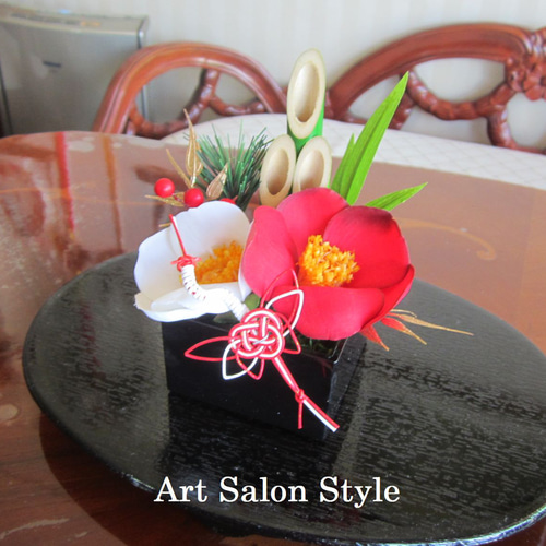 お正月飾り　赤い椿　葉牡丹　アレンジメント お正月飾り 赤い椿 葉牡丹 アレンジメント