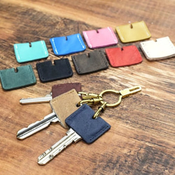 黃銅鑰匙套，鑰匙形狀，皮革鑰匙包，3 個鑰匙，12 種顏色，真皮，山羊皮，刻名 JAK026 第1張的照片