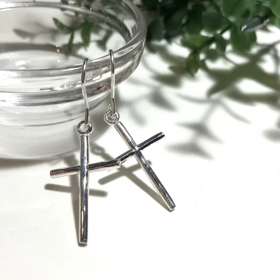 再入荷！純銀製＊クロススティックピアス 6,160円