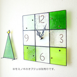 24㎝角・ステンドグラスの掛時計・モザイク24（グリーン系） 7枚目の画像