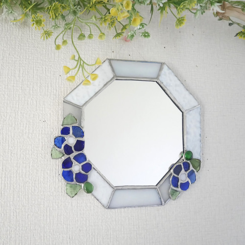 クリスマスグッズ コレクション ハンドメイド アート 美術品 アクリル ミラー ✴︎:.｡.:再販♪ 青い花が咲く八角形のステンドグラスミラー