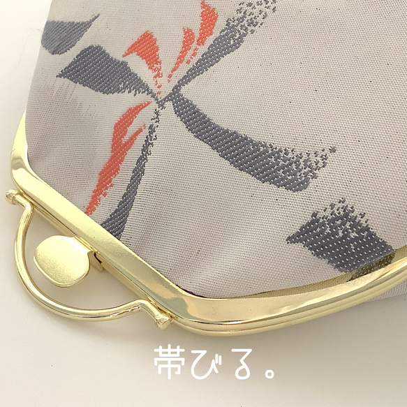 ✳︎Gamaguchi pouch✳︎がま口 ポーチ　グレー　シルク帯リメイク✳︎ 3枚目の画像