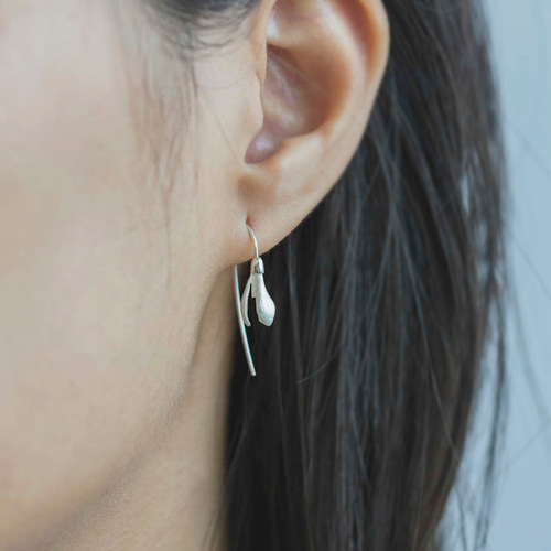 DECOLOVE Snowdropピアス Baby Snowdropイヤリング・ピアス【DECOLOVE】