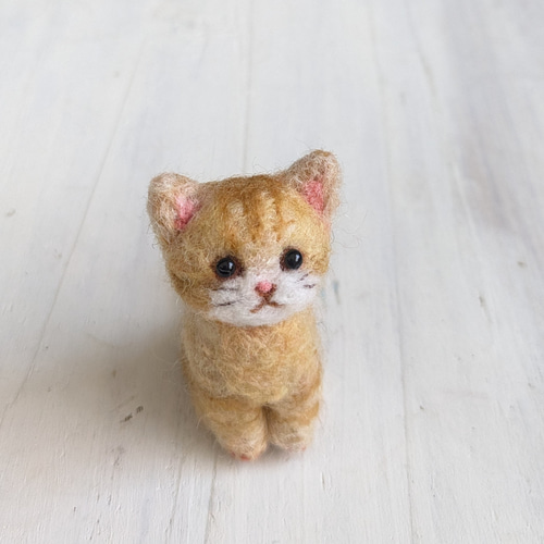 □再販 羊毛フェルトの小さな子猫(ベージュ茶とら猫) 猫グッズ