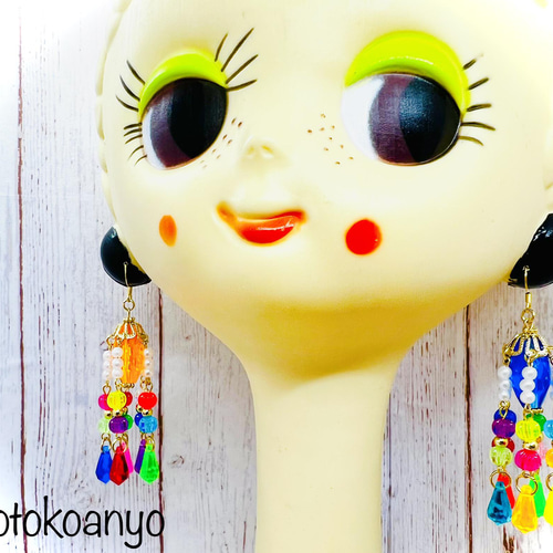 海外製ビーズ 派手可愛い 令和 モダン カラフル ビーズ