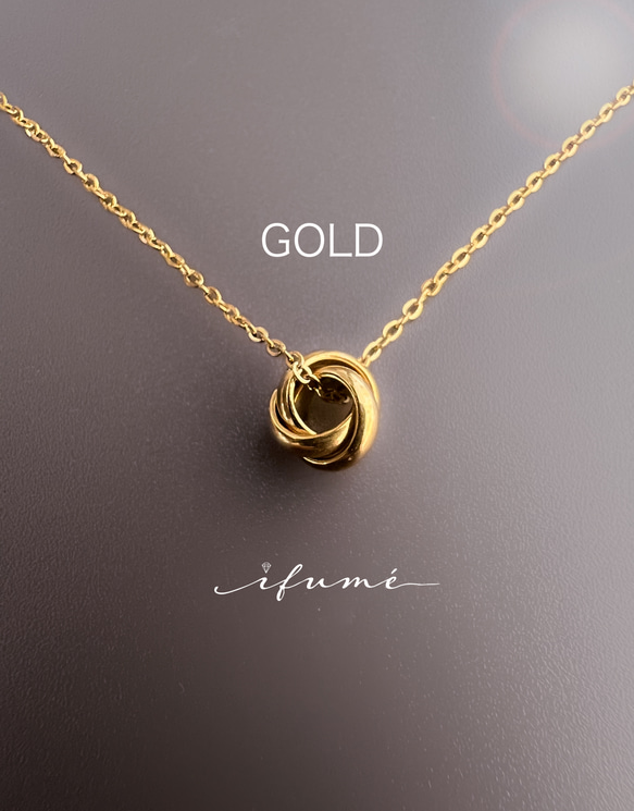 【ifumé】つけっぱなしOK！シルバーのプチトリニティ サージカルステンレスネックレス 9枚目の画像