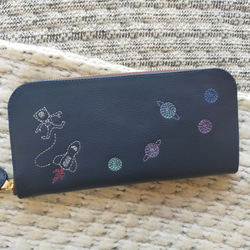 刺繡皮革錢包“太空”海軍 x 顏色 （牛皮） 圓形拉鍊類型 第6張的照片