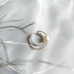 フォーマルなMoon淡水真珠/K14gf イヤーカフ（イヤーカフを前後のデザイン左右お好みの耳で） 2枚目の画像