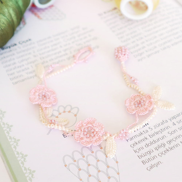 OYA crochet Bracelet [MARY] Baby Pink 第1張的照片