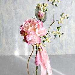 【ピンクグラデーションピオニーとグリーンベリー】｜アーティフィシャルフラワー 花瓶アレンジ| 春｜ギフト・インテリア雑貨 2枚目の画像