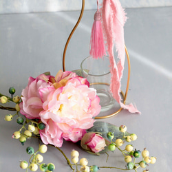 【ピンクグラデーションピオニーとグリーンベリー】｜アーティフィシャルフラワー 花瓶アレンジ| 春｜ギフト・インテリア雑貨 10枚目の画像