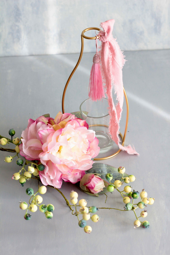 【ピンクグラデーションピオニーとグリーンベリー】｜アーティフィシャルフラワー 花瓶アレンジ| 春｜ギフト・インテリア雑貨 10枚目の画像