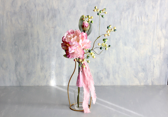 【ピンクグラデーションピオニーとグリーンベリー】｜アーティフィシャルフラワー 花瓶アレンジ| 春｜ギフト・インテリア雑貨 5枚目の画像