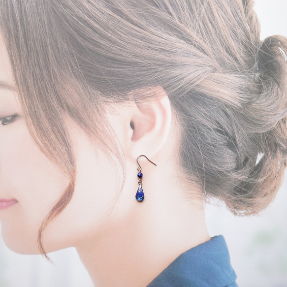 手繪水滴S青金石藍色耳環[相容鈦金屬穿孔耳環] 第5張的照片