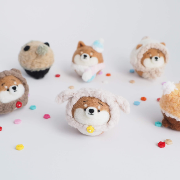 [客製化] - 僅限冬季 - 穿著毛茸茸的小熊（紅柴犬、黑柴犬、白柴犬）羊毛氈的 Mayu Shiba Inu 第13張的照片