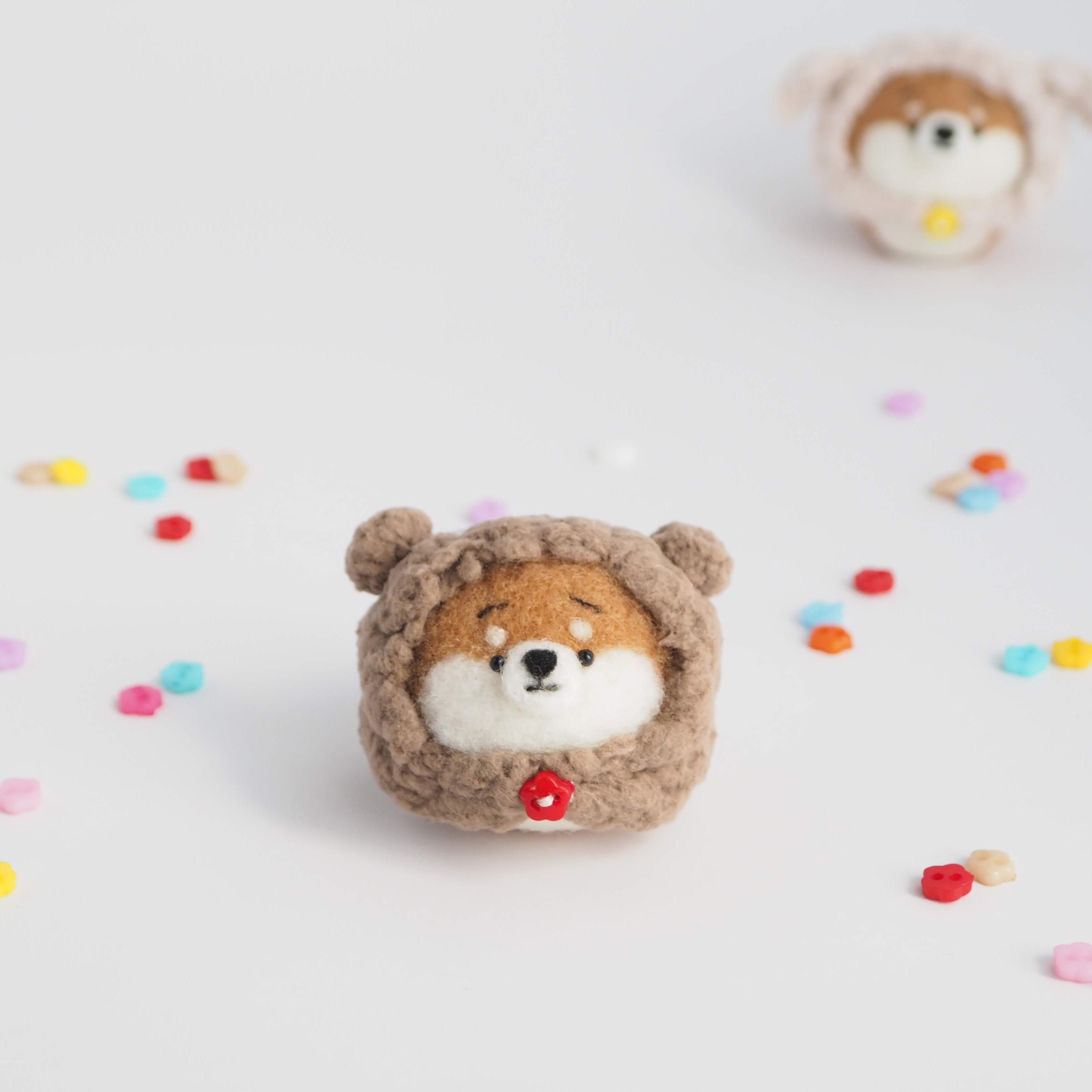 【受注製作】‐冬限定‐もこもこクマを被ったまゆ柴犬(赤柴・黒柴・白柴) 　羊毛フェルト